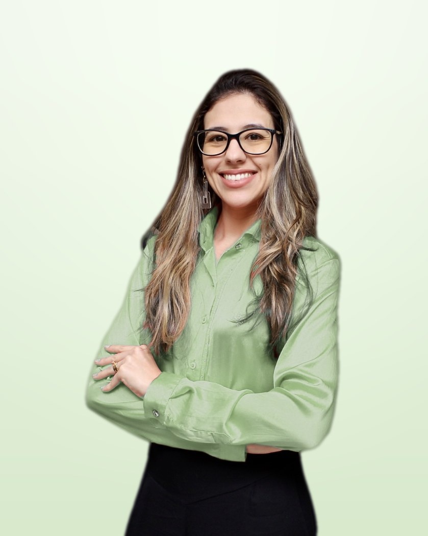 Lohraine Reink sorrindo, de camisa rosa